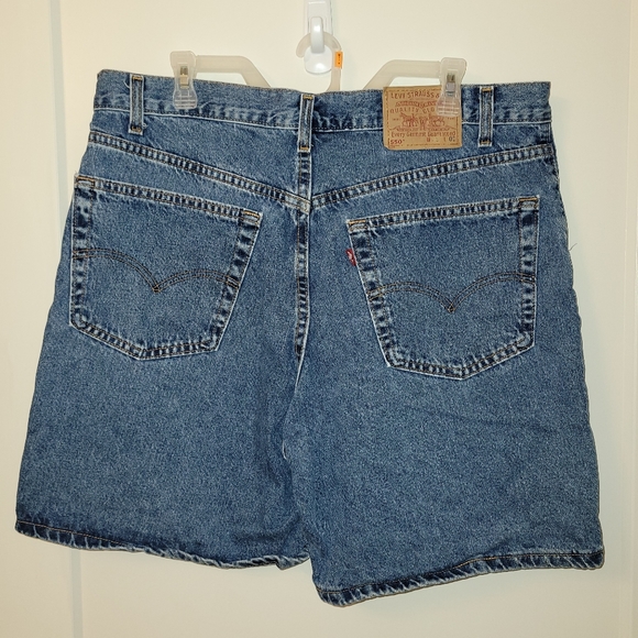550 Levi Jean Shorts - Picture 2 of 5